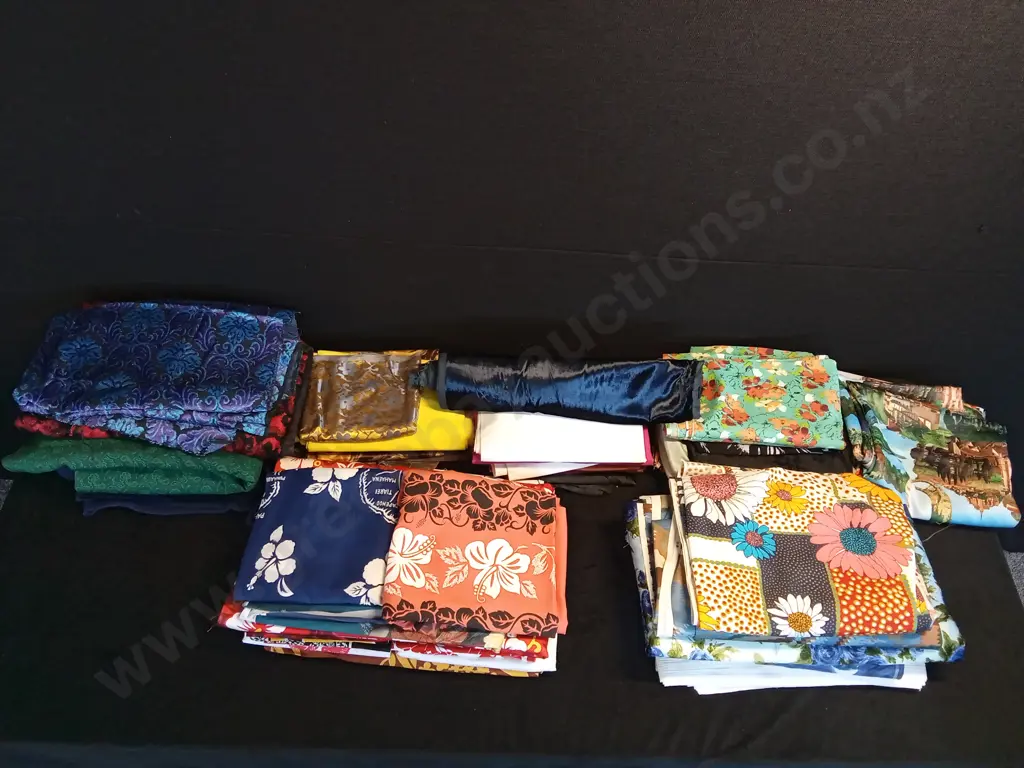 LARGE BOX OF ASSORTED MATERIAL Image 1++