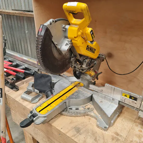 DeWalt Compound Mitre Saw