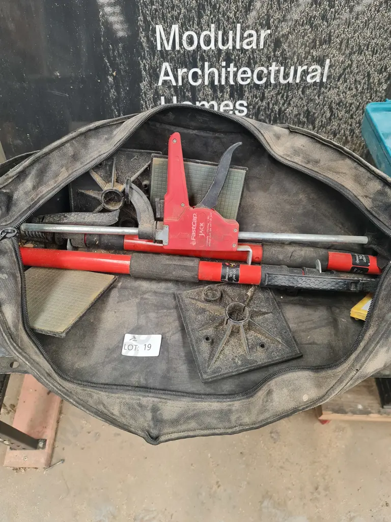 The Original 3rd Little Hand Image 1++