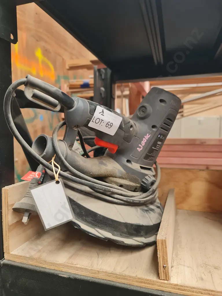 Ozito Drywall Sander Image 1++