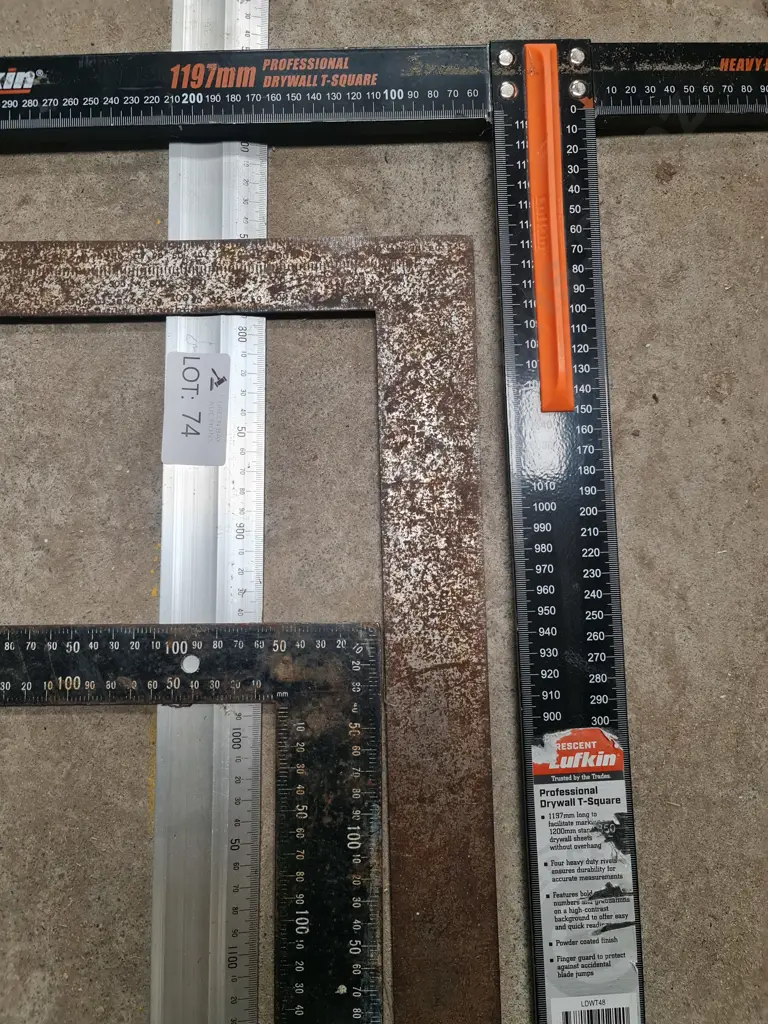 Builders Measuring Tools Image 1++