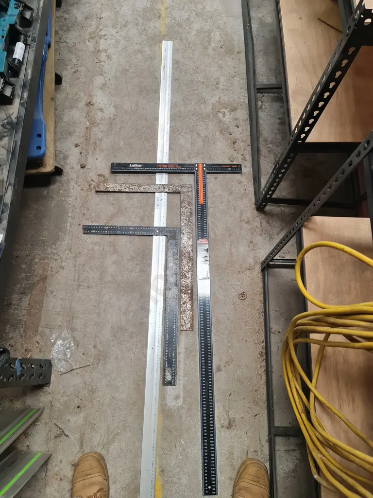 Builders Measuring Tools Image 1++