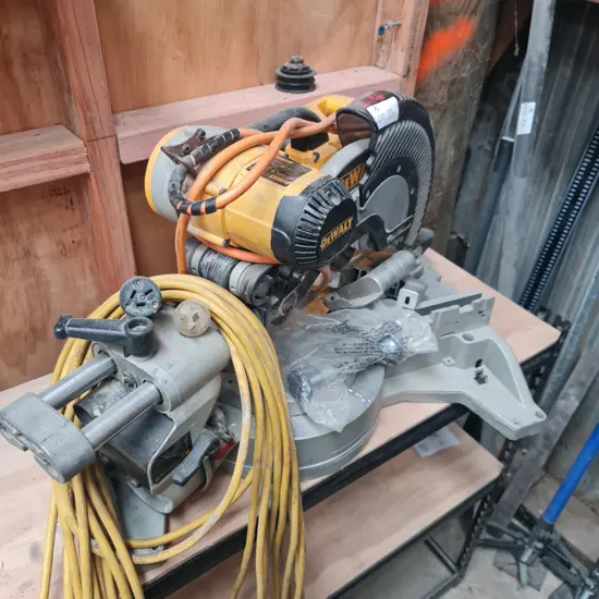 DeWalt Compound Mitre Saw