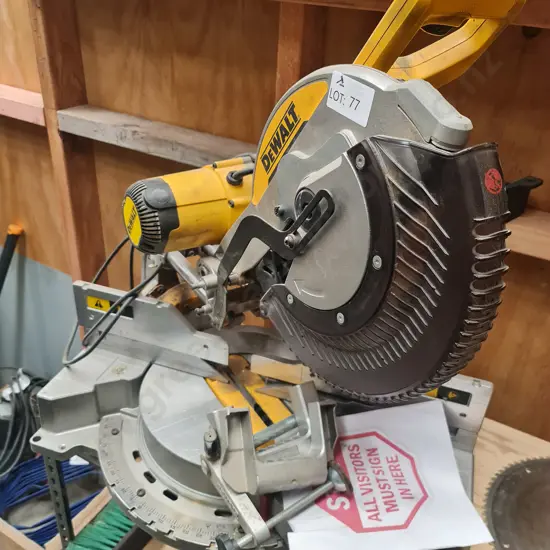 DeWalt Compound Mitre Saw