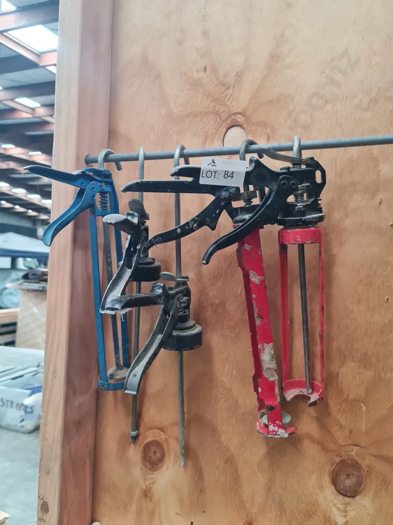 Caulking Guns Image 1++