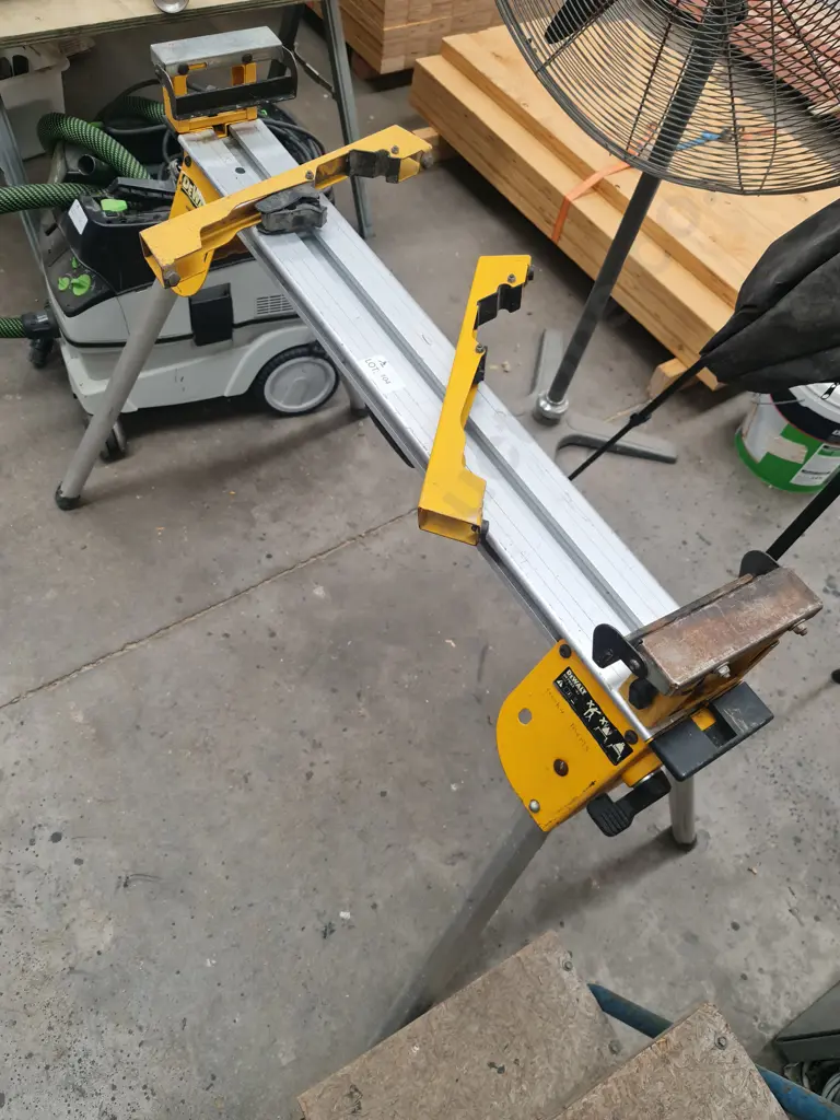 DeWalt Mitre Saw Workstation Image 1++