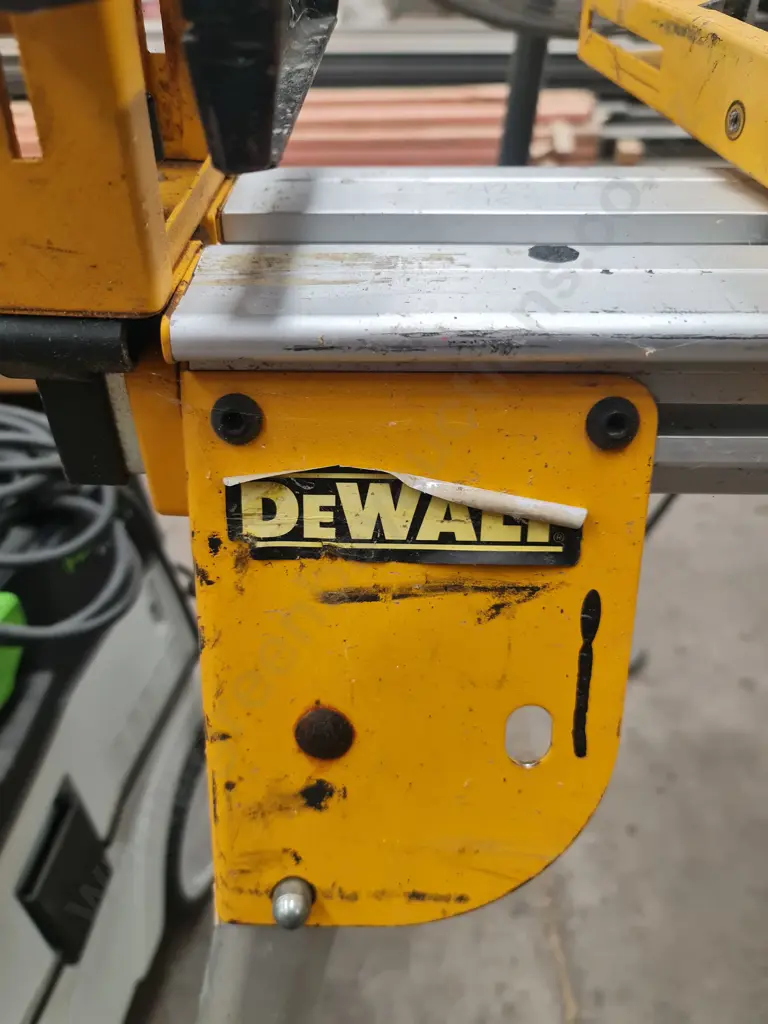 DeWalt Mitre Saw Workstation Image 1++
