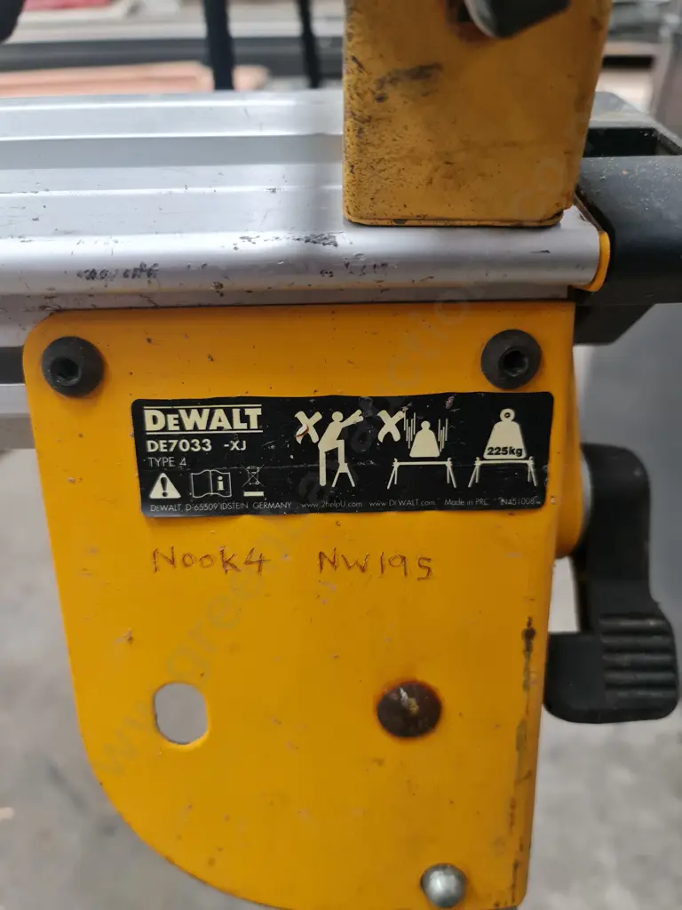 DeWalt Mitre Saw Workstation Image 1++