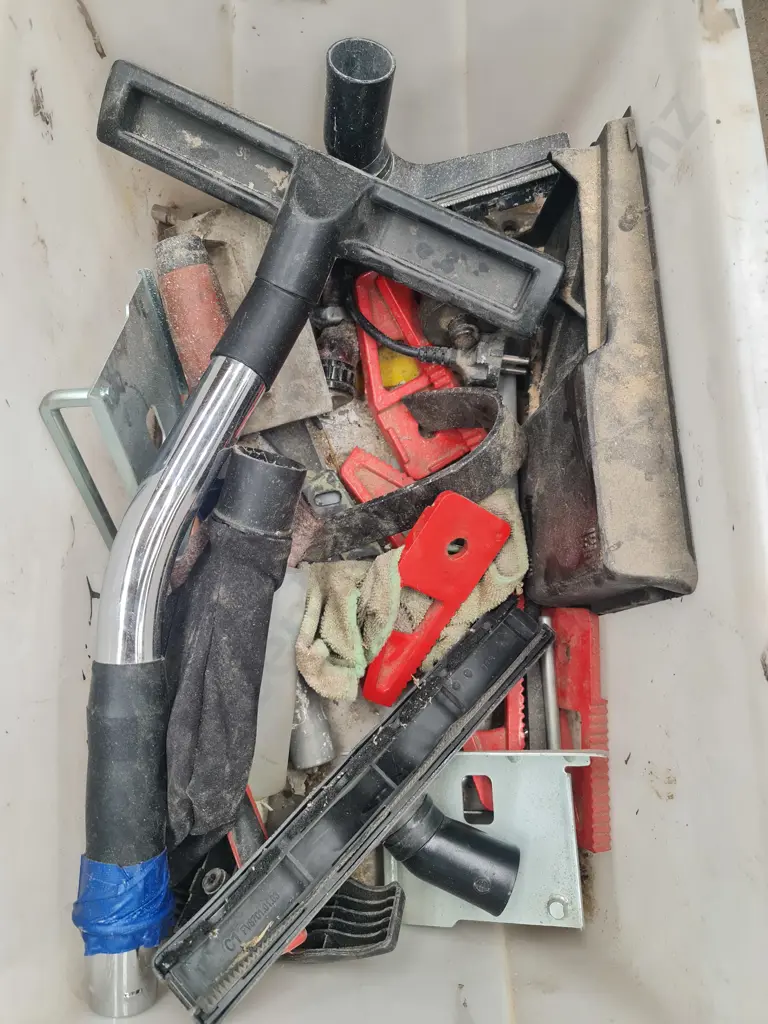 Plastic Bin of Mixed Goods Image 1++