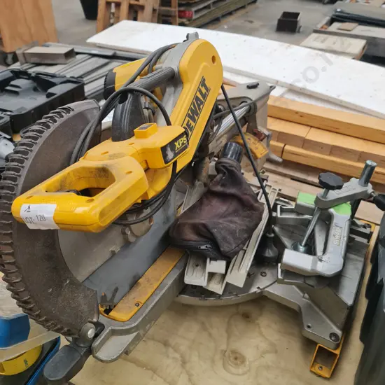 DeWalt Compound sliding Mitre Saw