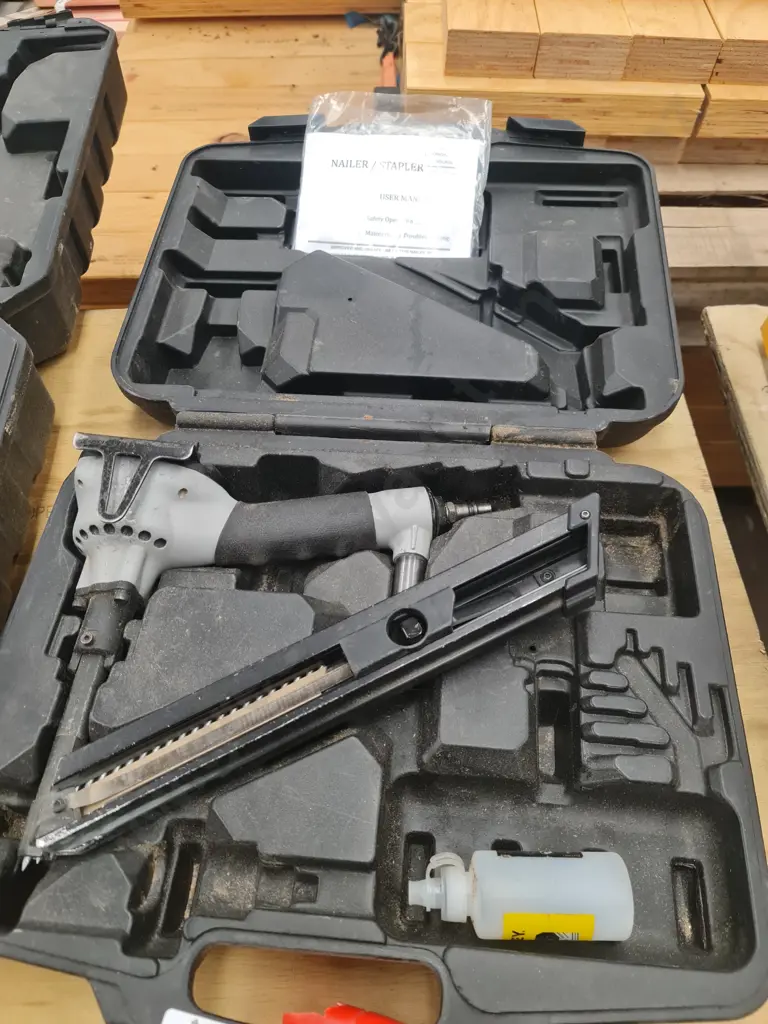 Ecko Nailer/Stapler Image 1++