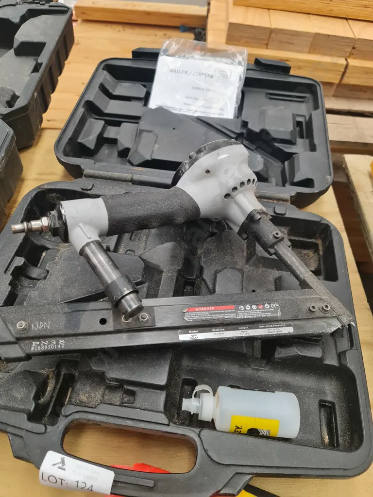 Ecko Nailer/Stapler Image 1++