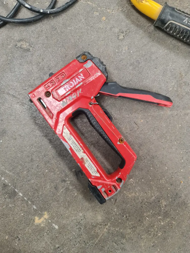 Stanley light and staple gun Image 1++