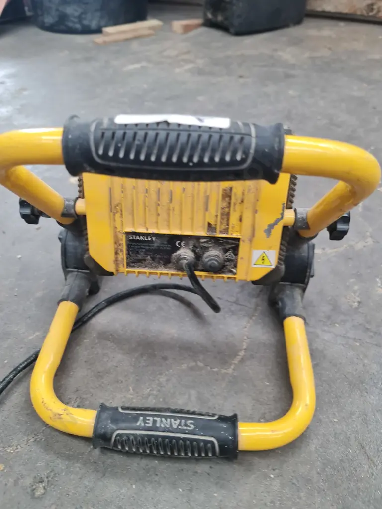 Stanley light and staple gun Image 1++