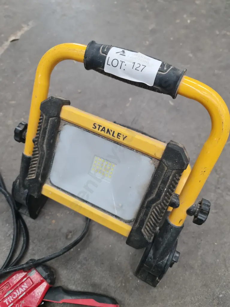 Stanley light and staple gun Image 1++