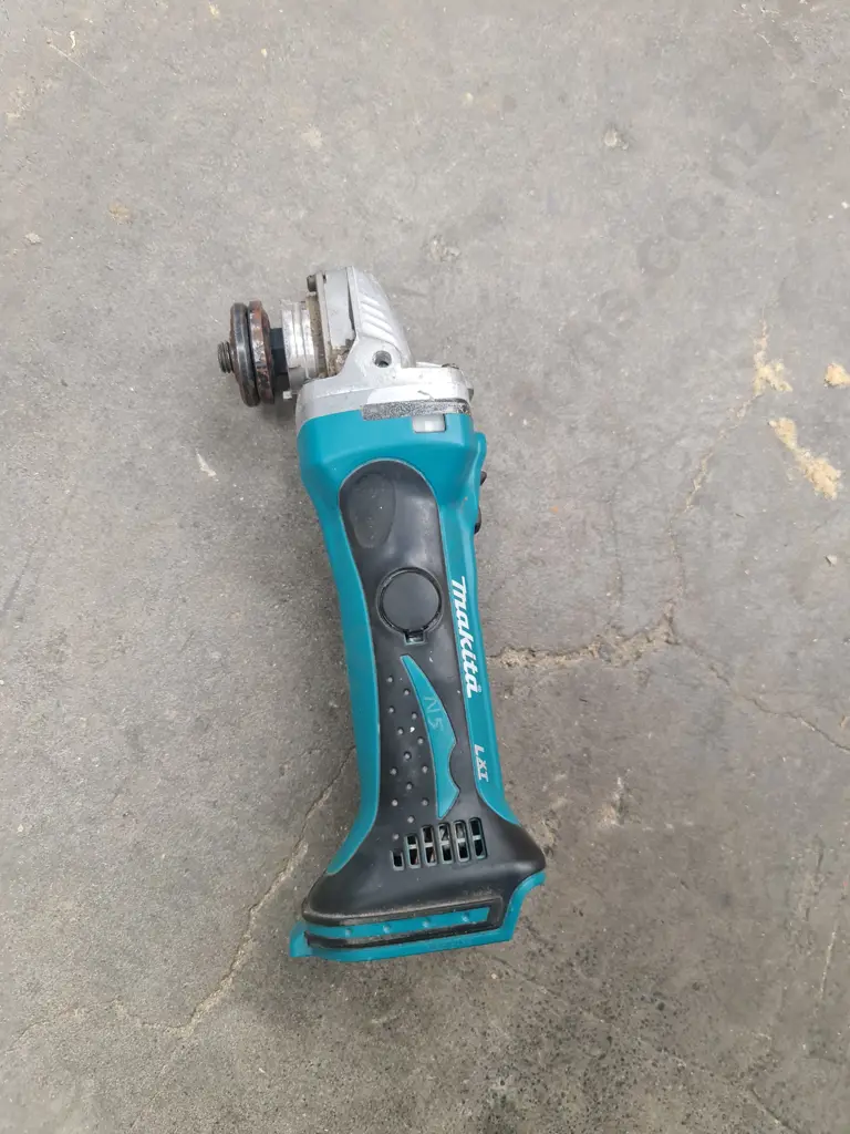 Makita Angle Grinder Image 1++