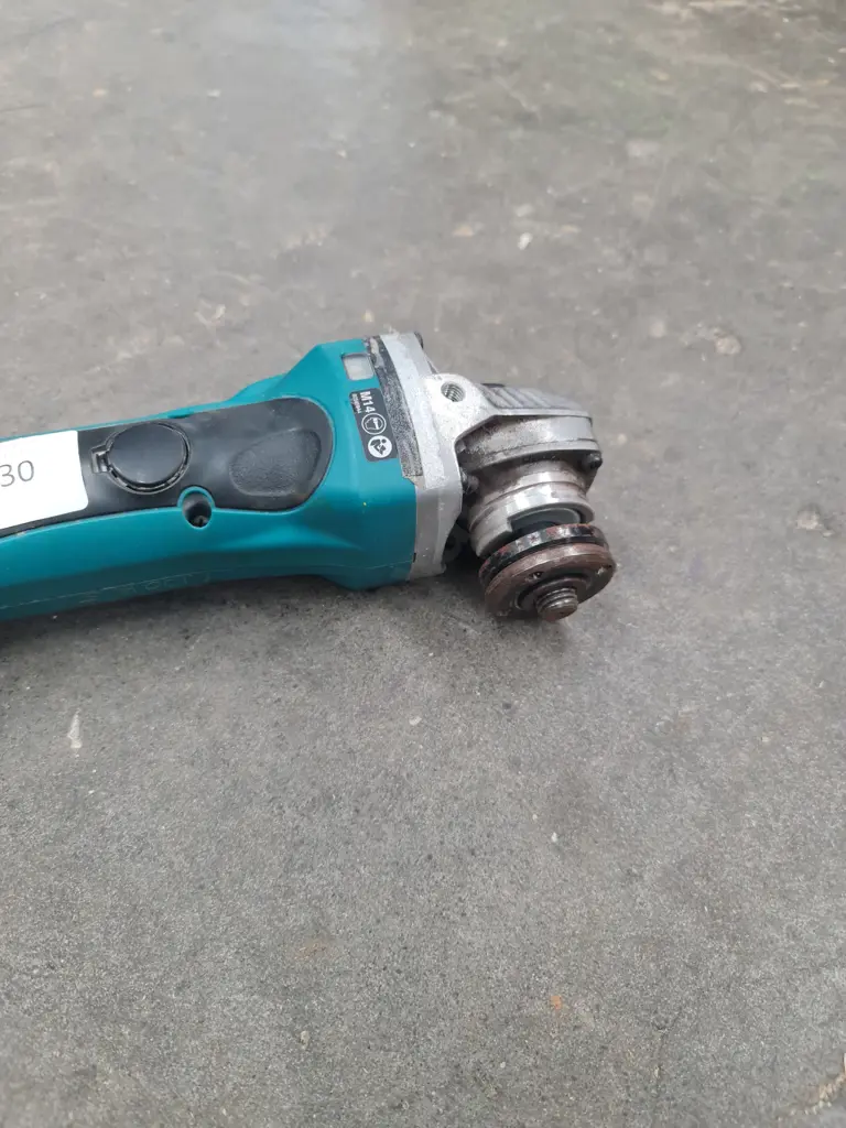 Makita Angle Grinder Image 1++
