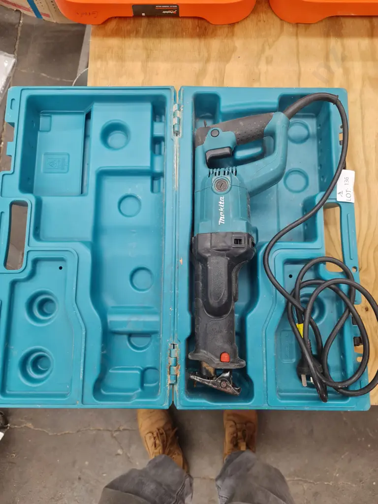 Makita Reciprocating Saw Image 1++