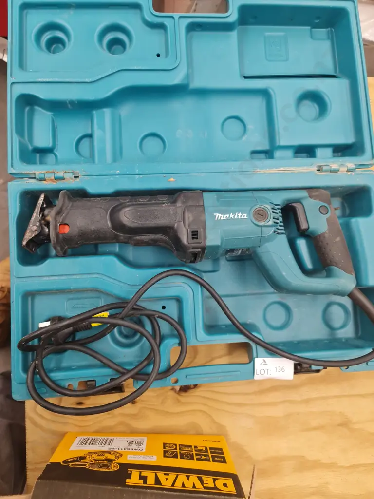 Makita Reciprocating Saw Image 1++