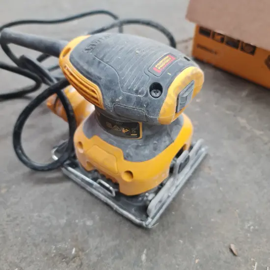 DeWalt Palm Sander