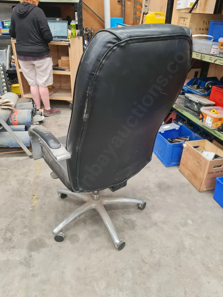 Small Work Desk and Executive Chair Image 1++