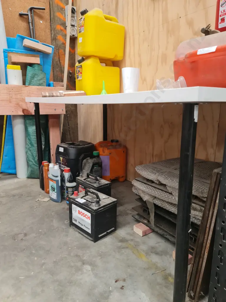 Small Work Desk and Executive Chair Image 1++