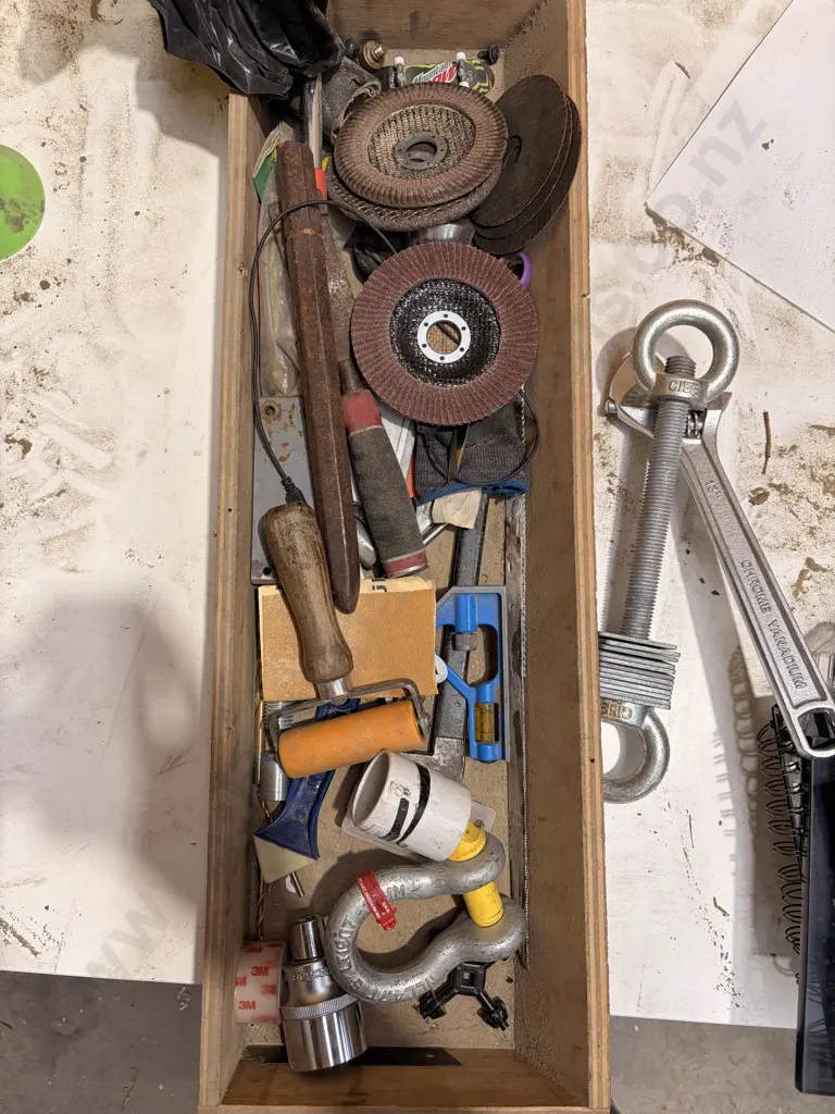 Box of mixed items Image 1++