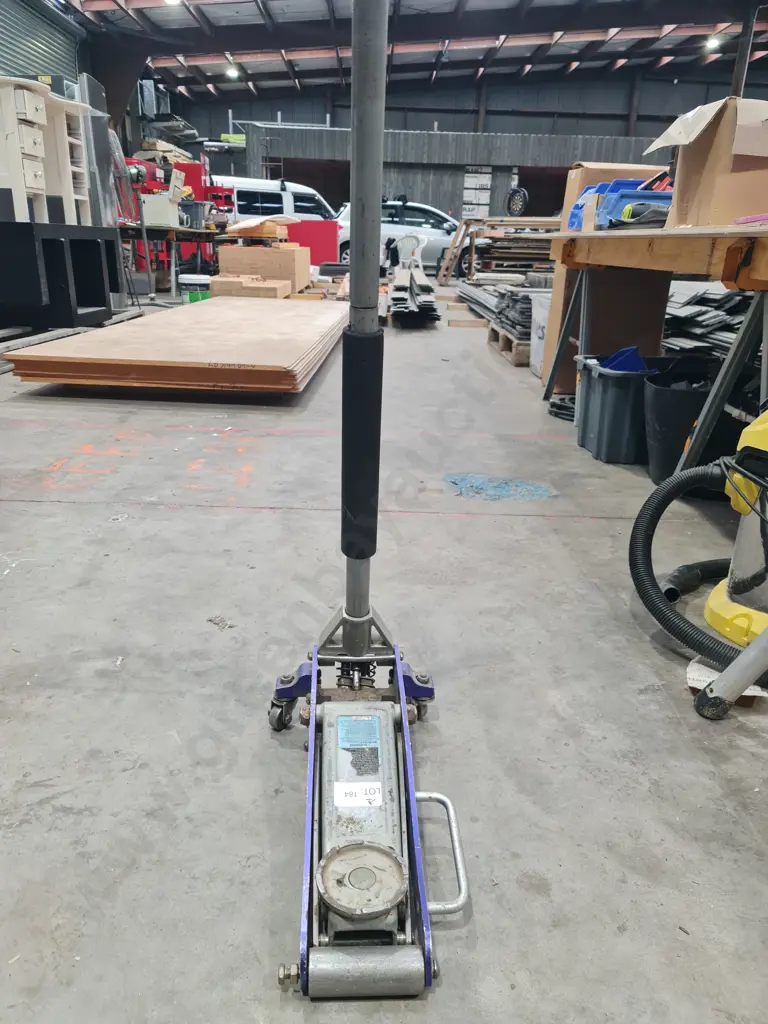 Pittsburgh Hydraulic Jack Image 1++