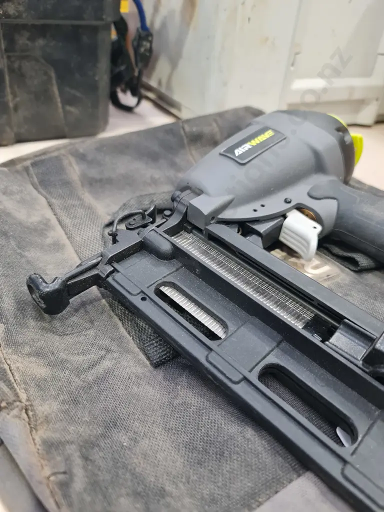 Ryobi Brad Nailer Image 1++