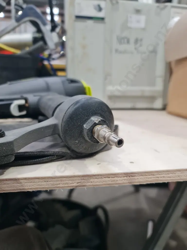 Ryobi Brad Nailer Image 1++