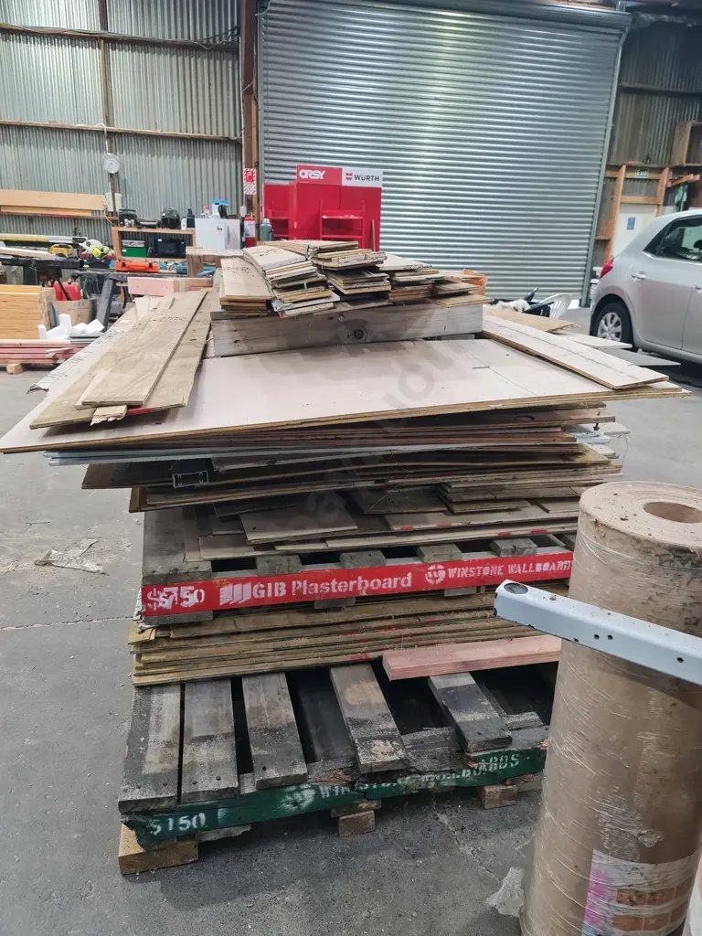 Large Pallet lot of Plywood Image 1++