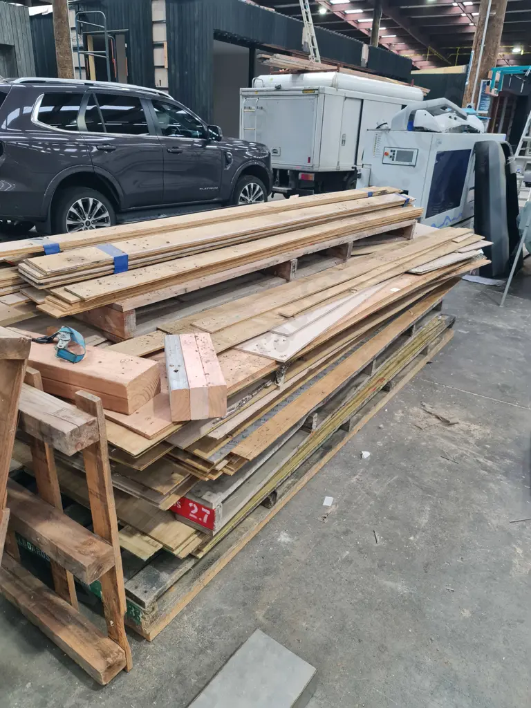 Large Pallet lot of Plywood Image 1++