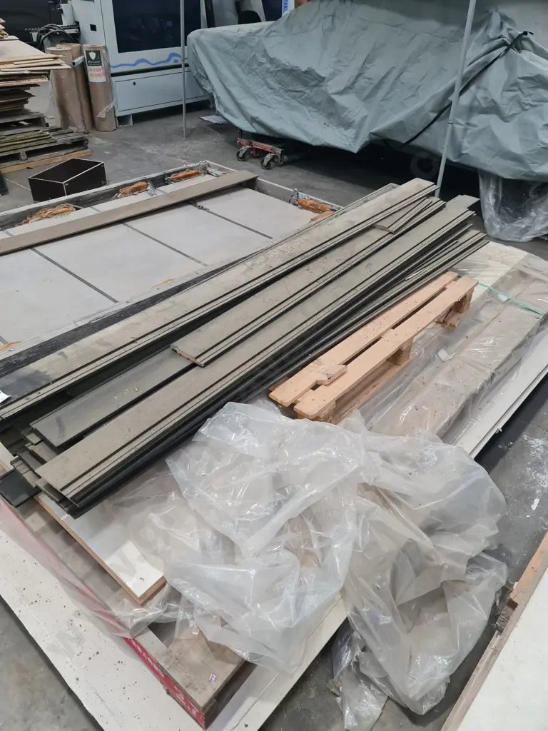 Composite Shiplap Boards Image 1++