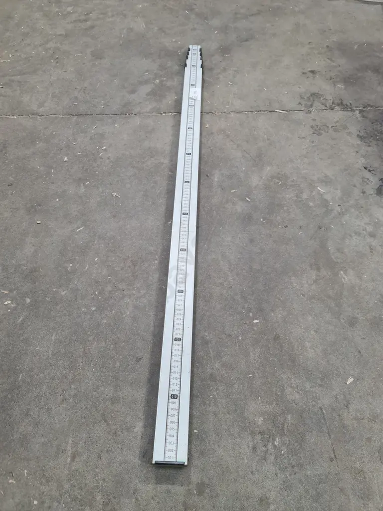 Aluminium Telescopic Levelling Rod And Festool Guide Rail Image 1++