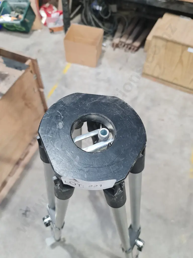 Hilti Tripod Image 1++