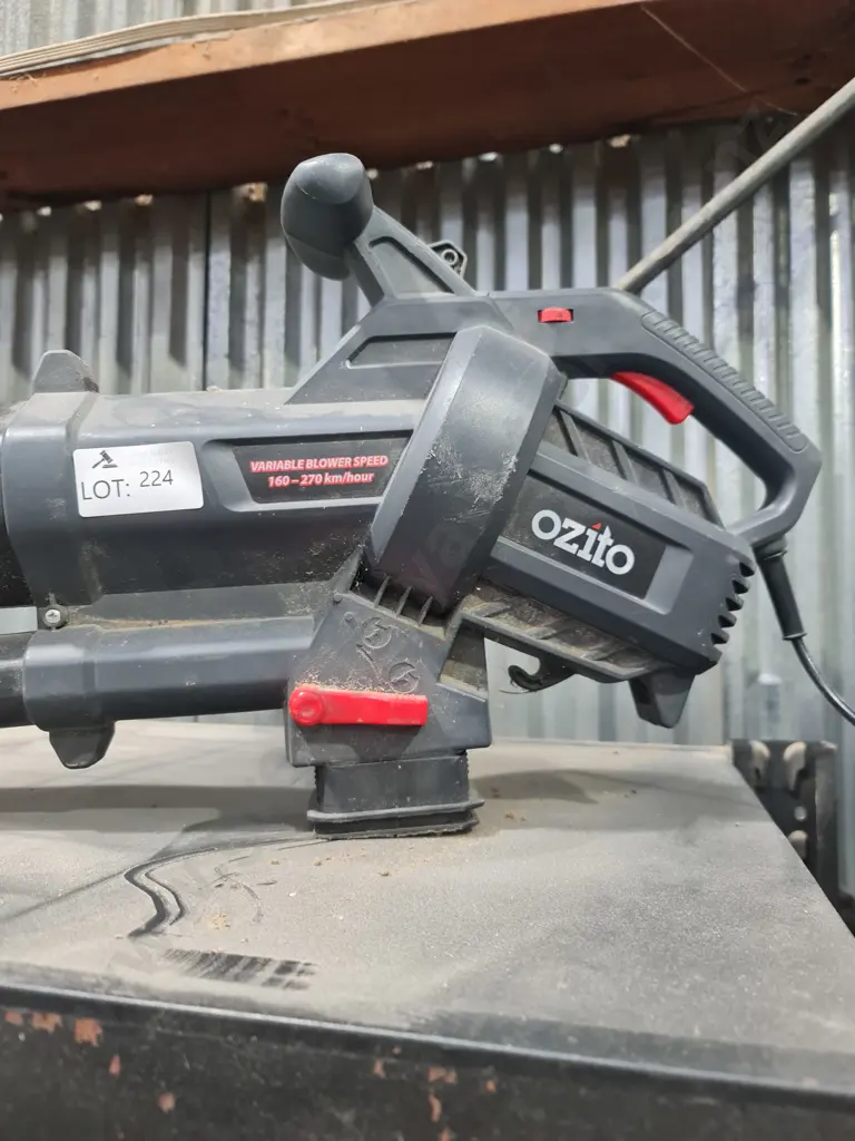 Ozito Vacuum Image 1++