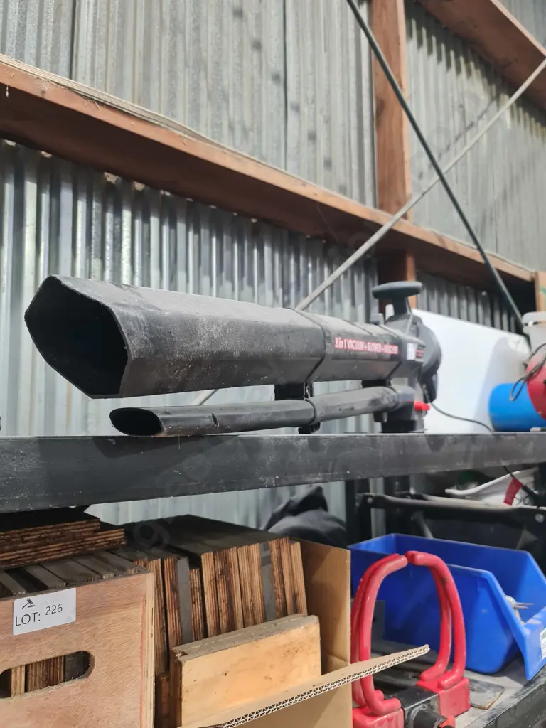 Ozito Vacuum Image 1++