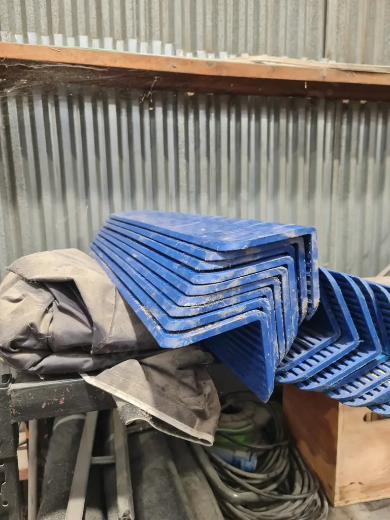 Blue Plastic Corner Protectors Image 1++