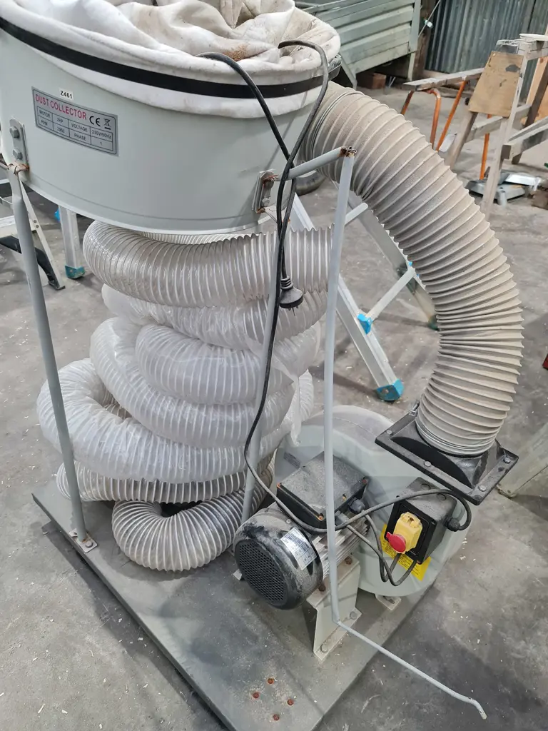 Dust Extractor Image 1++