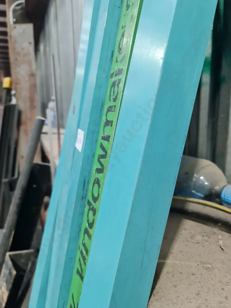 Collection of Straight Edges Image 1++