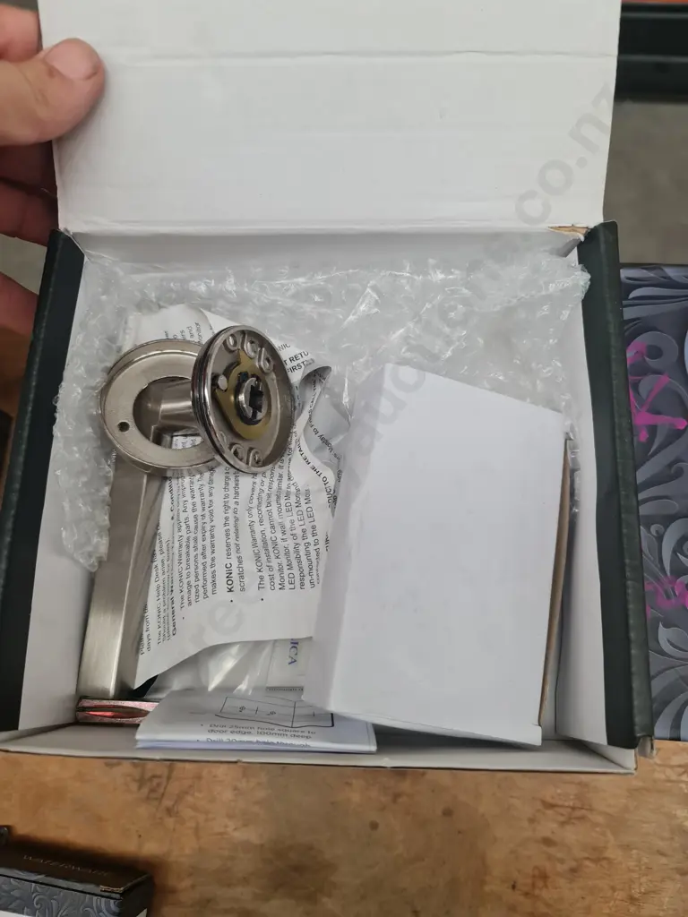 Assorted plumbing gear Image 1++