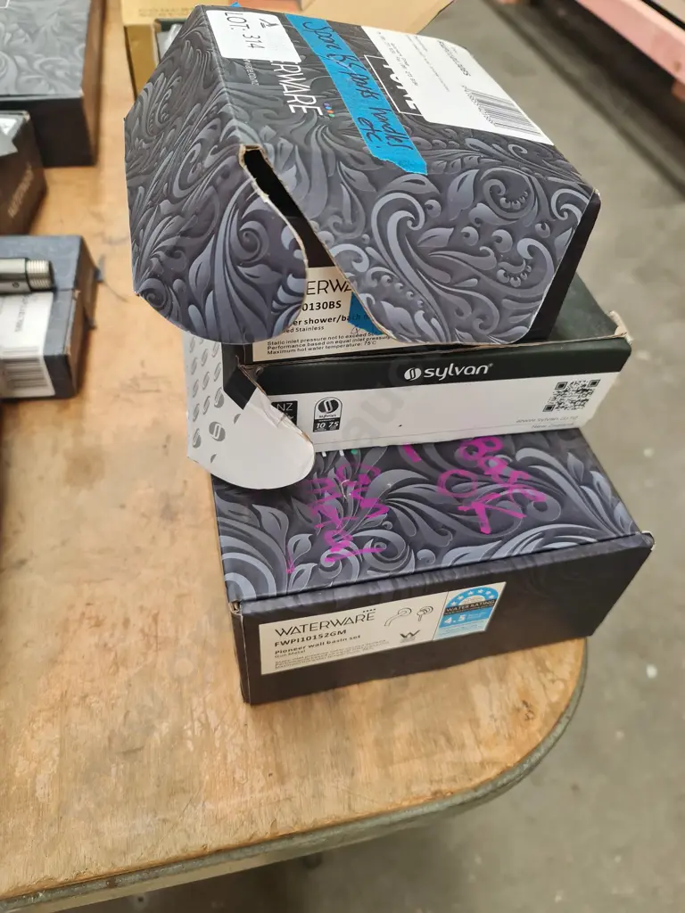 Assorted plumbing gear Image 1++