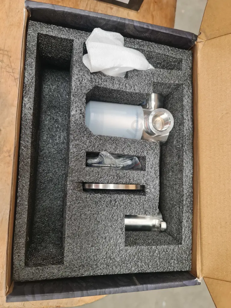 Assorted plumbing gear Image 1++