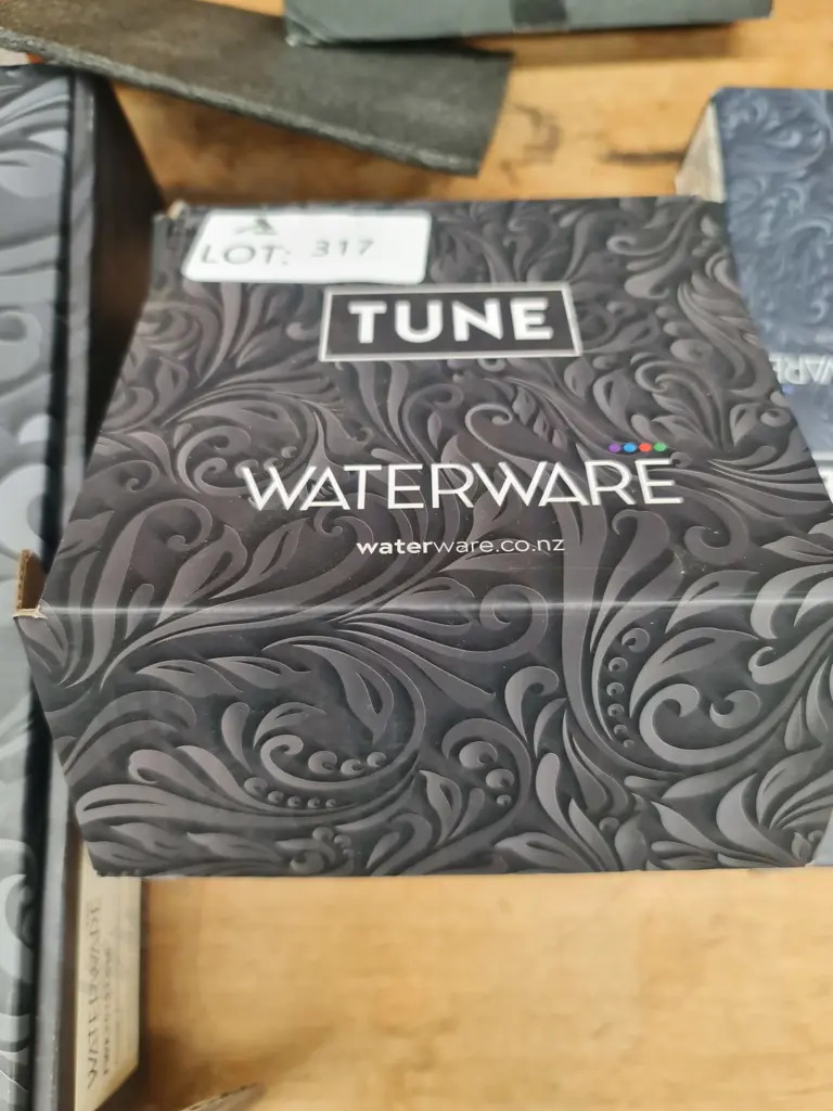 Shower/bath mixer and bath spout Image 1++