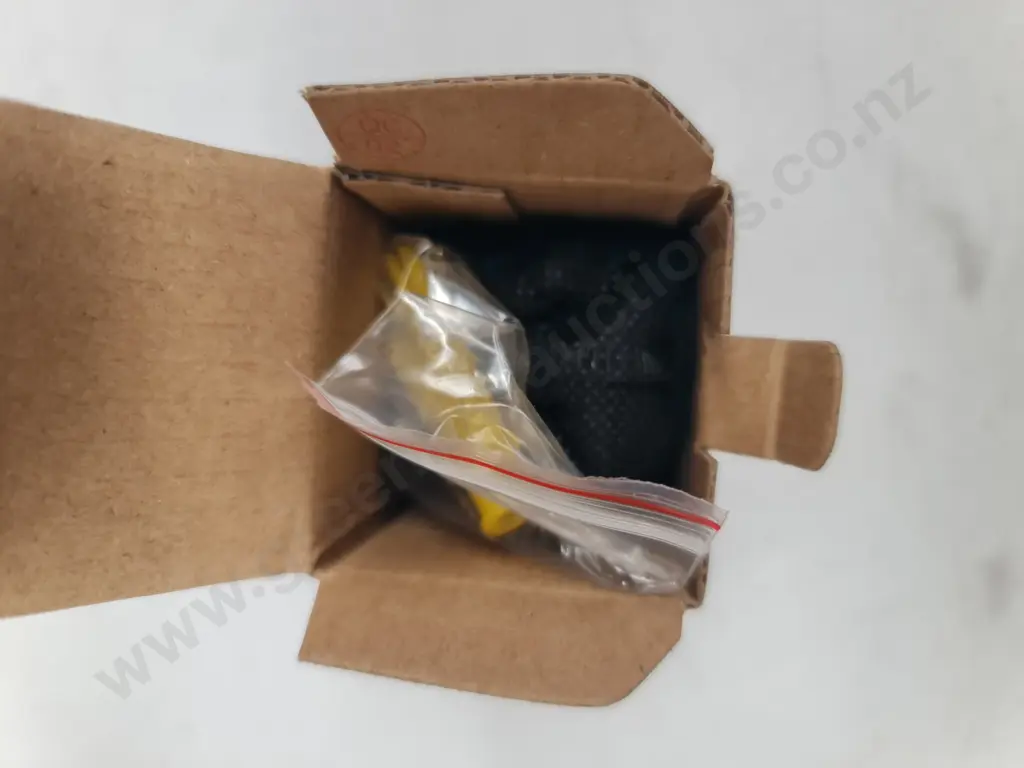 Door stops and robe hooks Image 1++