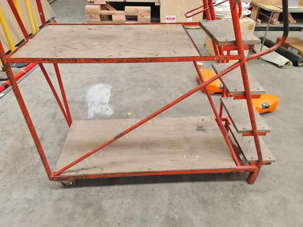 Rolling step ladder Image 1++