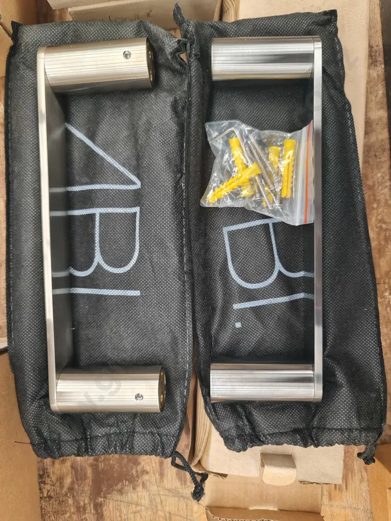 Hand towel holder Image 1++