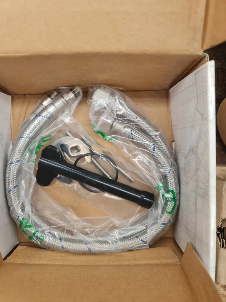 Mixers, spout plate and door stop Image 1++