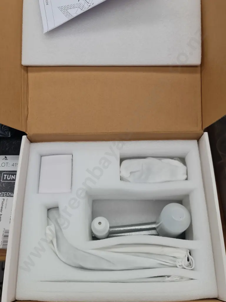 Basin mixer Image 1++