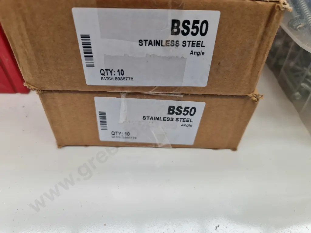 Stainless Steel Angle Bracket Image 1++